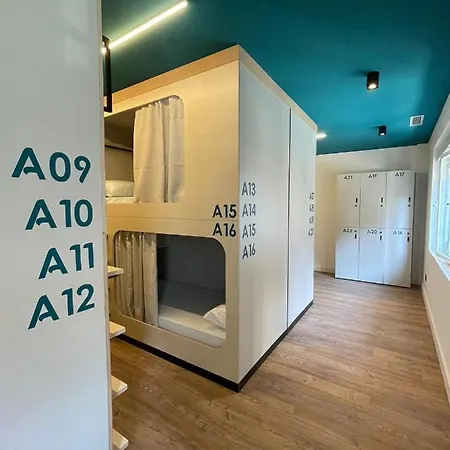 Hostel Bulezen Urban *